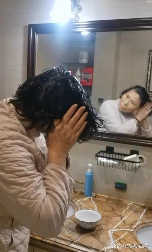 李姐皱眉思考